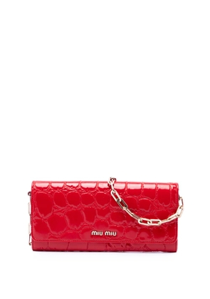 Miu Miu Pre-Owned 2010-2026 Croc Embossed Patent Wallet On Chain crossbody bag - Red