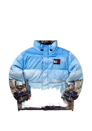 Awake NY x Tommy Hilfiger Liberty Skyline reversible puffer jacket - Blue