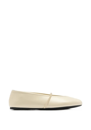 Miu Miu logo-embossed ballet flats - Neutrals