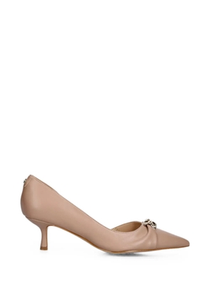 GUESS USA logo-plaque pointed-toe pumps - Neutrals
