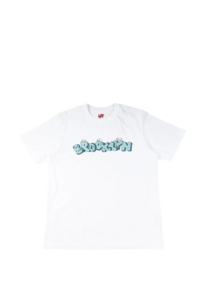 KAWS x Uniqlo UTme! Brooklyn-print T-shirt - White