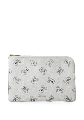 Undercover bear-print clutch bag - White
