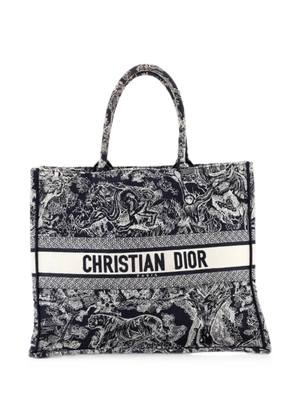 Christian Dior Pre-Owned Book Embroidered Canvas Large tote bag - Blue