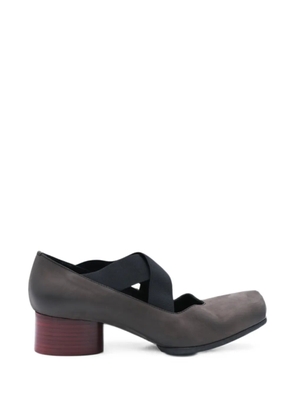 Uma Wang cross-strap leather pumps - Brown